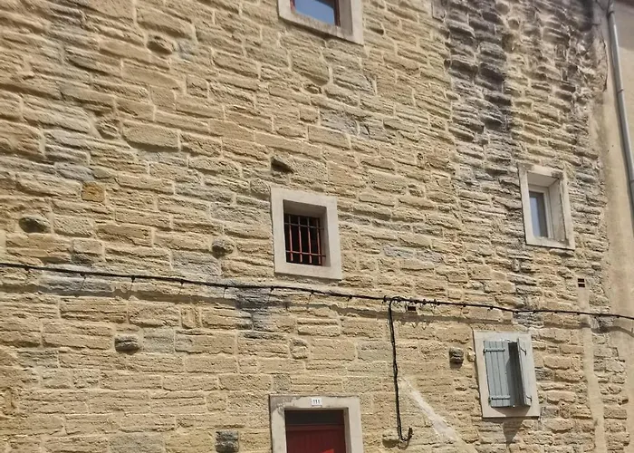 Petit Appart Entier Au Coeur Des Remparts - Netfix Et Connection Fibre Gratuits